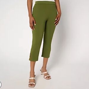 Chic Olive Green Women's Capris